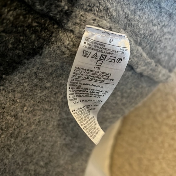 Old Navy Cardigan - SUPER SOFT - excellent condition - Picture 7 of 8